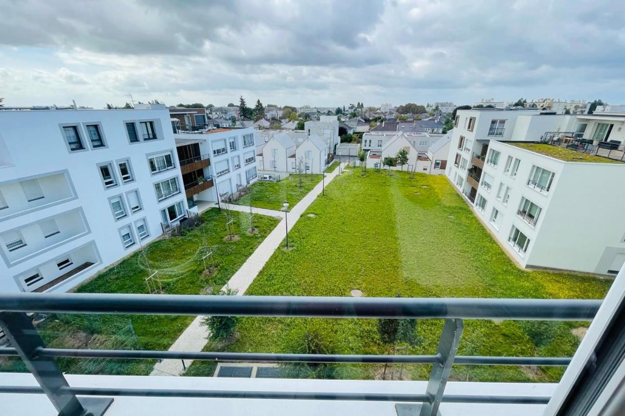 Bright Apartment In A New Building With Garage Tours Exterior photo